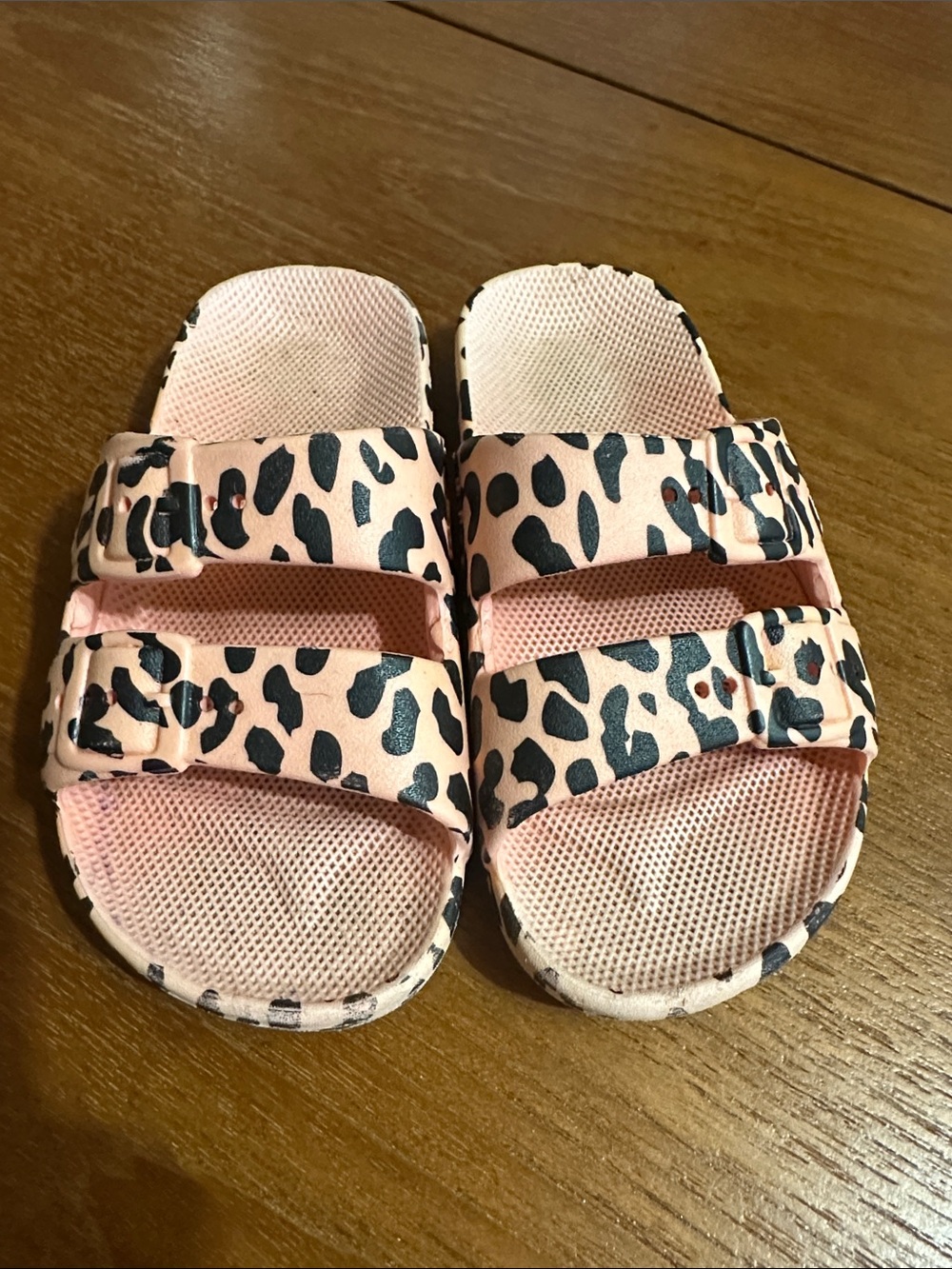Freedom Moses Girls Pink Leopard Print Slide Sandals 24/25 or 8/9T